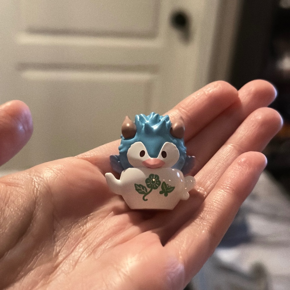 **SOLD**Fantastic Beasts Creature Collectibles Mini Blind Bag - OCCAMY IN TEAPOT